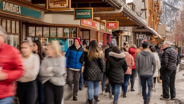 Une rue animée de Banff