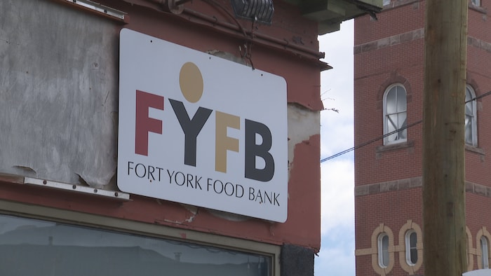 L'enseigne de la banque alimentaire Fort York à Toronto