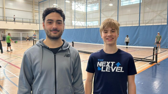 Patrick Morin et Looka Levesque au Pavillon sportif d'Edmundtson.