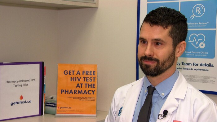 Ben Gunter, en entrevue dans un bureau de consultation de sa pharmacie.