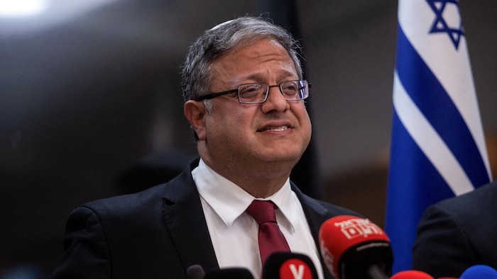 Le ministre israélien de la Sécurité nationale et chef du parti Puissance juive, Itamar Ben-Gvir, s'adresse à la presse avant un éventuel cessez-le-feu entre Israël et le Hamas, à Jérusalem, le 16 janvier 2025.