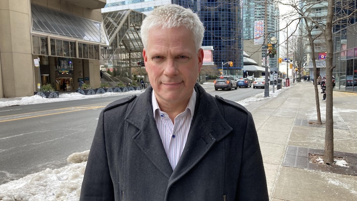 Le consultant et ancien ambassadeur Ben Rowswell en entrevue.