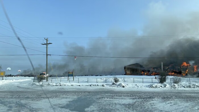 L'École Berens River en feu.