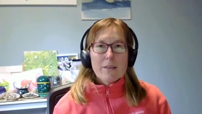 Beverly Gingras interviewée par vidéoconférence.
