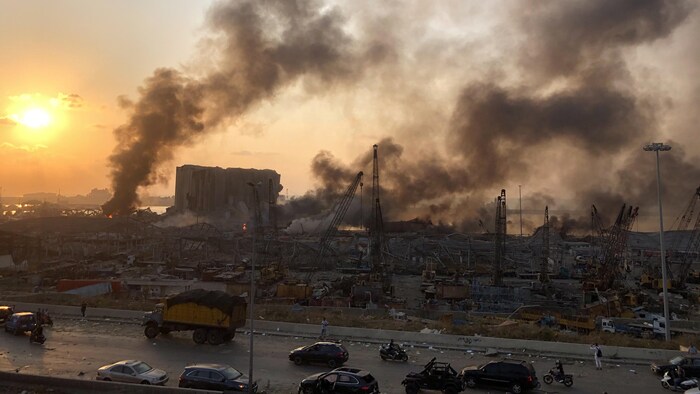 Vue du lieu de l'explosion dans le port de Beyrouth.