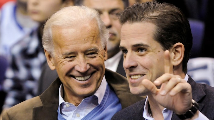 Joe et Hunter Biden, souriant