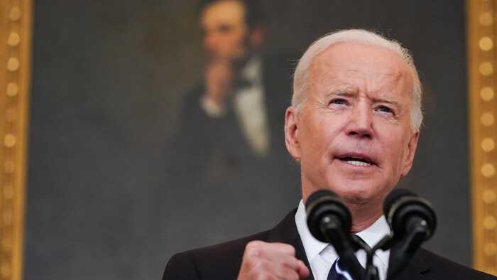 Joe Biden, devant un micro.
