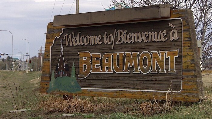 Une enseigne accueille les visiteurs à leur arrivée à Beaumont.