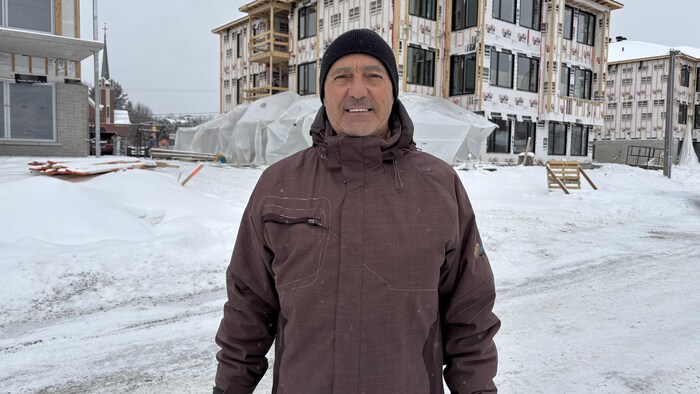 Sylvain Mathieu est responsable des affaires municipales et du développement durable chez l'APCHQ Estrie.