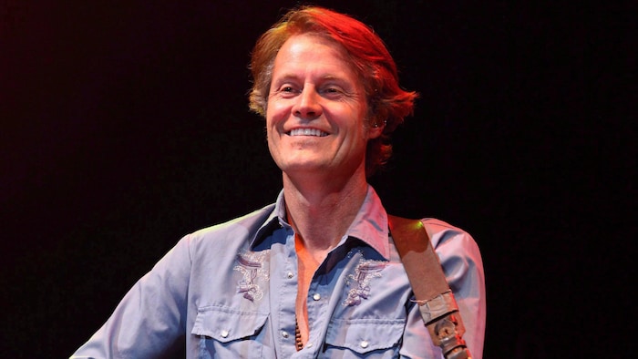 Le membre du groupe Blue Rodeo, Jim Cuddy.