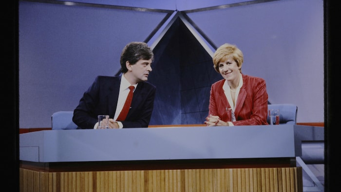 Denise Bombardier et Simon Durivage animateurs de l'émission Le Point en 1983.
