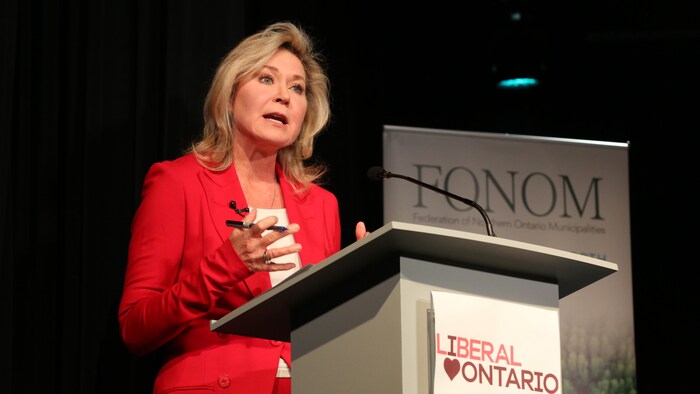 Bonnie Crombie lors d'un débat.