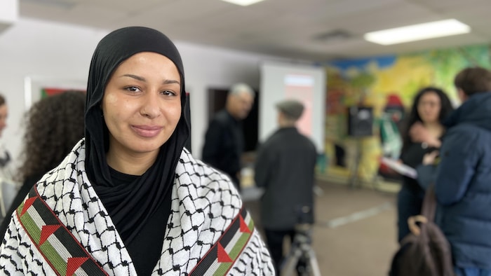Boutaina Chafi pose pour une photo.
