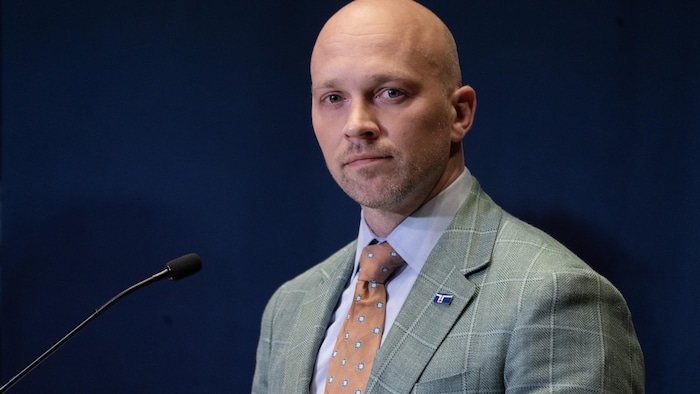 Le candidat à la mairie de Toronto, Brad Bradford, participe à un débat à Scarborough le mercredi 24 mai 2023.