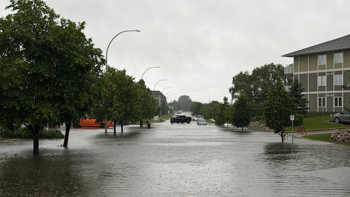 Rue inondée à Brandon.