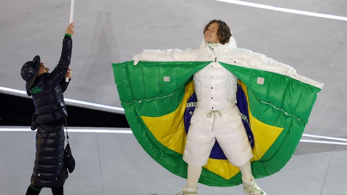 Paolo Petracca, qui a présenté la soirée d'ouverture, a enchaîné les stéréotypes et les clichés à l'égard de certains athlètes étrangers Photo : Getty Images / Alexander Hassenstein