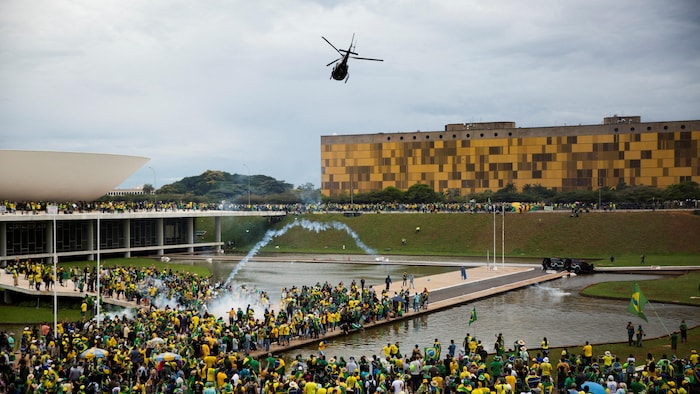 Ils manifestent contre le président Luiz Inacio Lula da Silva.