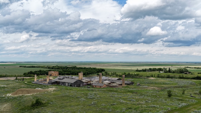 L'ancienne briqueterie de Claybank, en Saskatchewan, en juillet 2026.