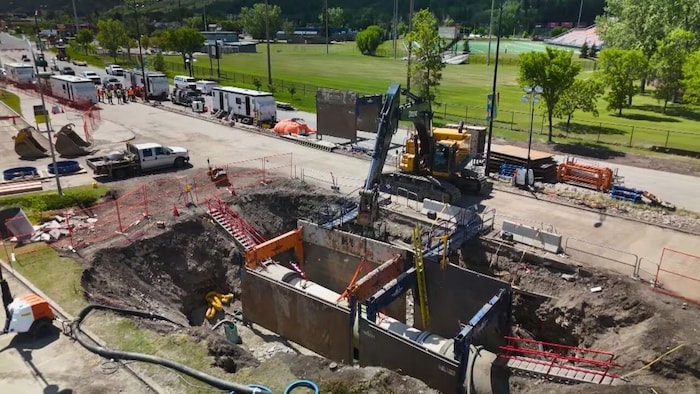 Chantier de la réparation de la conduite d'eau de Calgary.