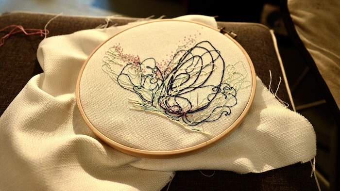 Une broderie.