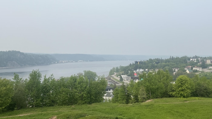 Du smog dans une ville.