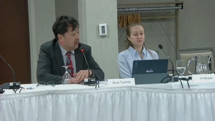 Bruce Tsuchida et Jill Moraski.