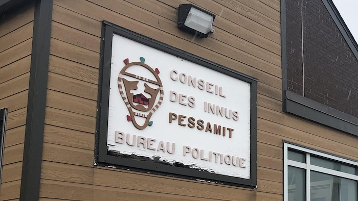 Le bureau politique de Pessamit.