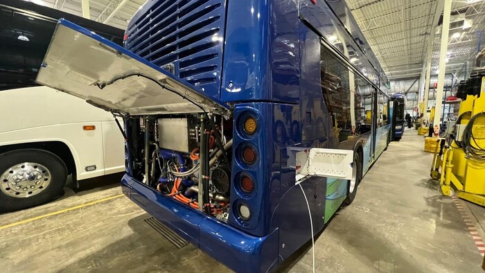 Un autobus de New Flyer alimenté par une pile à hydrogène. 