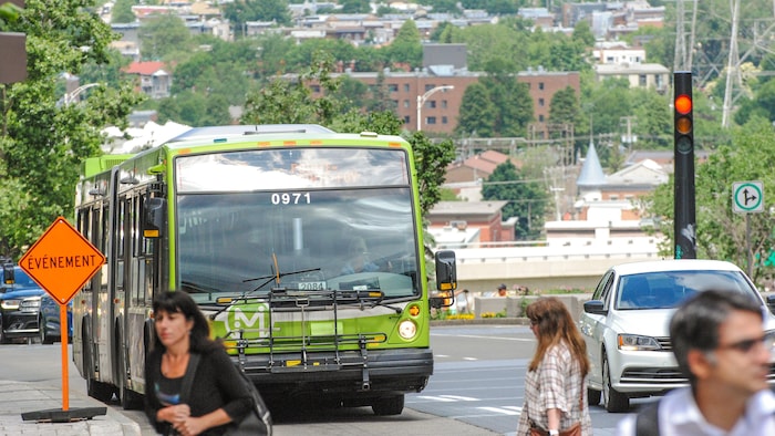Un bus du Réseau de transport de la Capitale. 