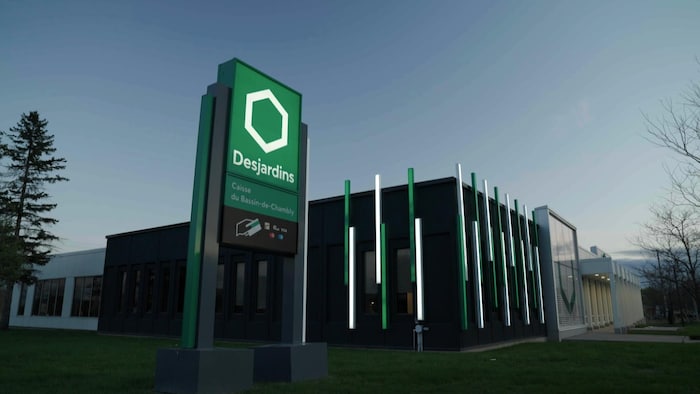 La Caisse Desjardins du Bassin-de-Chambly ou l’avocat Claude Leblanc a déposé 808 409 $ dans son compte en fidéicommis. Desjardins dit être dans l’impossibilité de faire des commentaires pour des raisons de confidentialité.