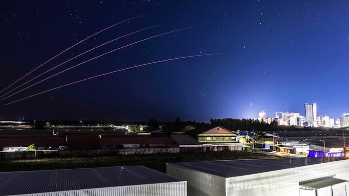 Des tirs d'artillerie de l'armée thaïlandaise en direction du Cambodge, le vendredi 26 décembre 2025.