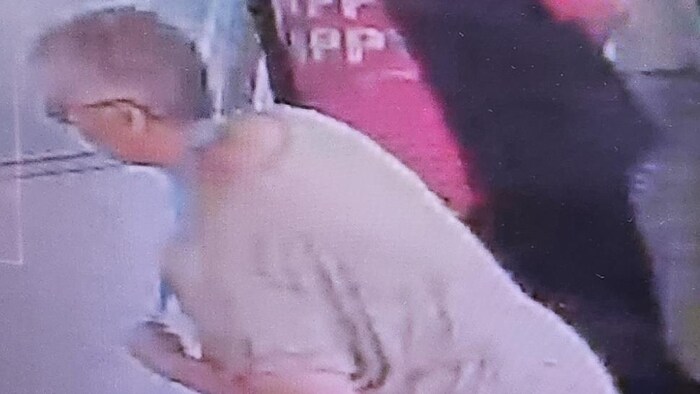 Une photo prise à partir d'une caméra de surveillance.