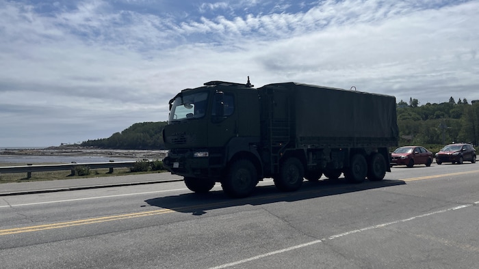 Un camion des Forces armées canadiennes.