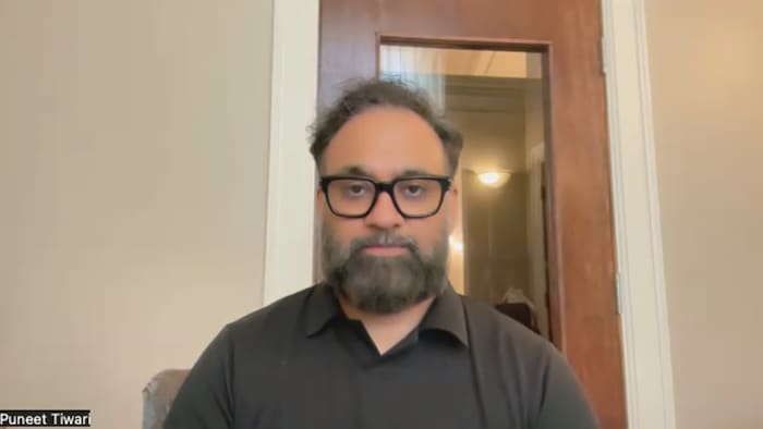 Puneet Tiwari donnant une entrevue à CBC par Zoom.