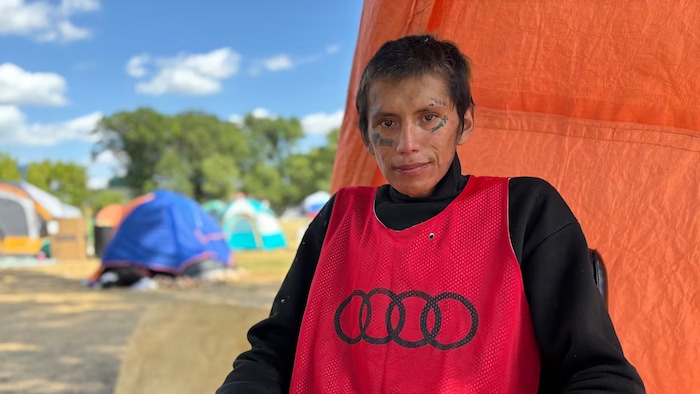Nevada Adams dans le campement du parc Pepsi en septembre 2026.