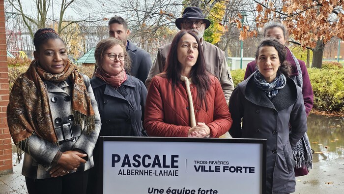 Pascale Albernhe-Lahaie lors d'un point de presse.