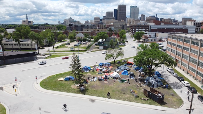 Un campement de sans-abri à Winnipeg.
