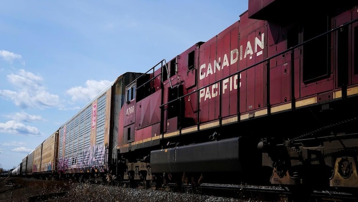 加拿大太平洋堪萨斯城铁路公司（Canadian Pacific Kansas City, CPKC）的火車。