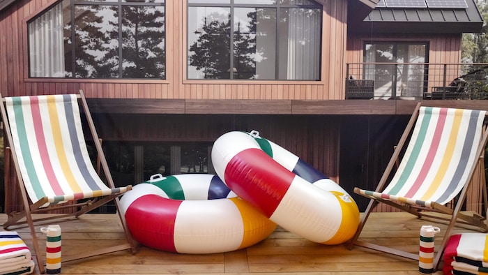 Les objets à l'extérieur d'une maison.