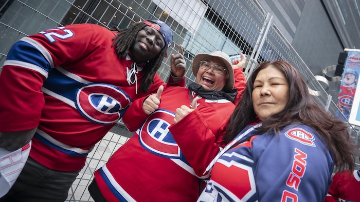 Schneider Charles, Wendy Gunn et Fridaline Papatie rencontrés devant le Centre Bell.