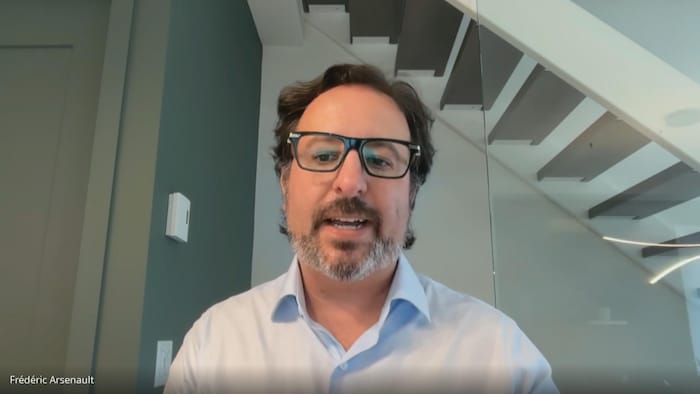 Un médecin dans lad   bureau.
