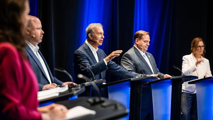 Jackie Smith - Transition Québec
Bruno Marchand - Québec Forte et Fière
Claude Villeneuve - Québec d'abord
Sam Hamad - Leadership Québec - Équipe Sam Hamad
Stéphane Lachance - Respect Citoyens
Anne Guérette - Parti du monde