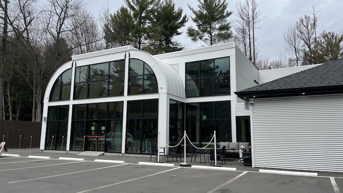 Un magasin le long de la 344, à Kanesatake.