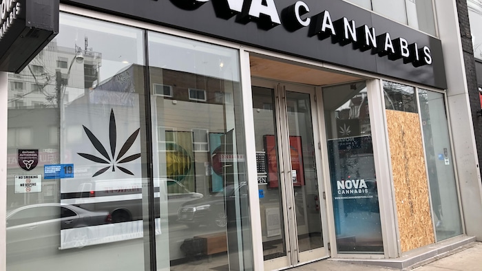 Une boutique de cannabis à Toronto.