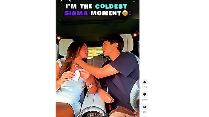 Un homme prend une jeune femme par le cou.