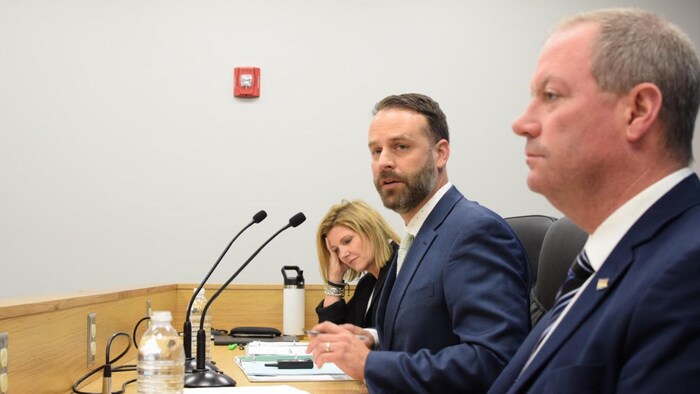 Jeff Carr donne une conférence de presse