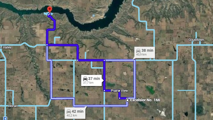 Situé sur la rive sud du lac Diefenbaker, le village de Beaver Flat est à 37,7 kilomètres au nord de la municipalité rurale d’Excelsior, soit un trajet d'à peu près 37 minutes en voiture.