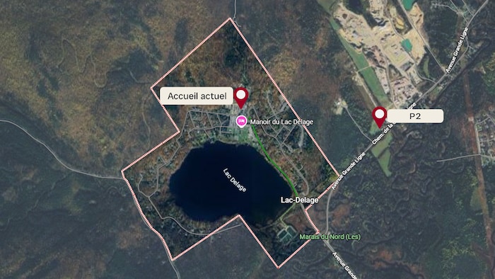 Une carte géographique à vol d'oiseau permet de retrouver le point «P2», l'accueil actuel et le lac Delage.