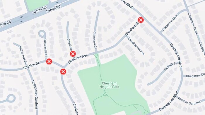 Carte indiquant les routes barrées en bordure du parc Chesham Heights à London, en Ontario.