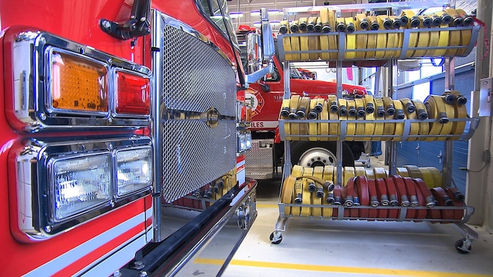 Des camions de pompier et des boyaux